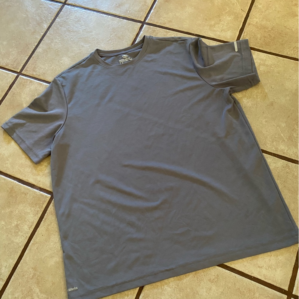 (A136)Mens SS Athletic Works Regular Fit Quick Dry Tee Size Large CLEARANCE SALE